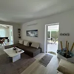 Villa Pioppi Singola Con Piscina *
