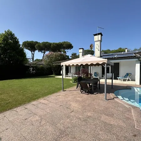 Vila Pioppi Singola Con Piscina Rosolina