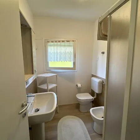Vila Pioppi Singola Con Piscina
